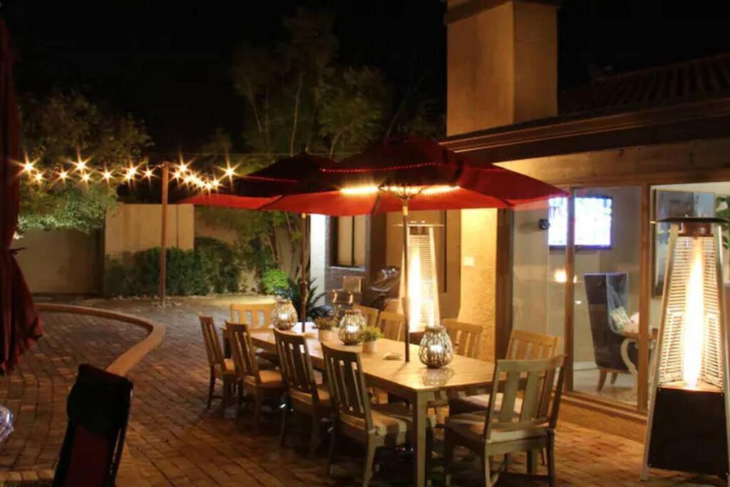 Location In Scottsdale, 8 Bedroom House, Heated Pool, Spa, Game Room, Bbq, Putting Phoenix