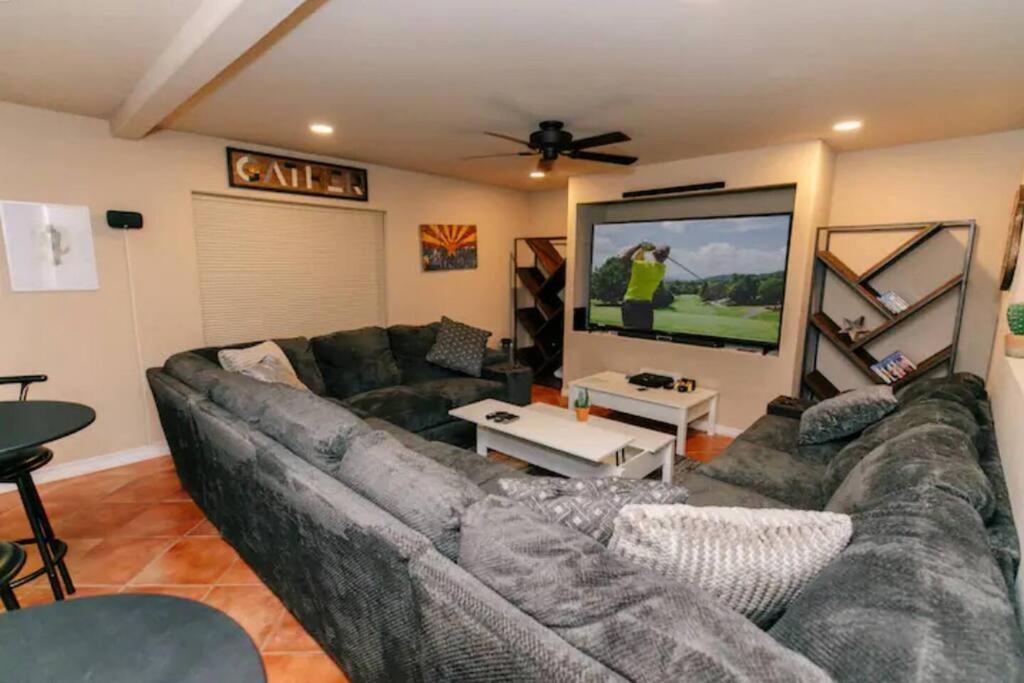Rumah liburan Location In Scottsdale, 8 Bedroom House, Heated Pool, Spa, Game Room, Bbq, Putting Phoenix
