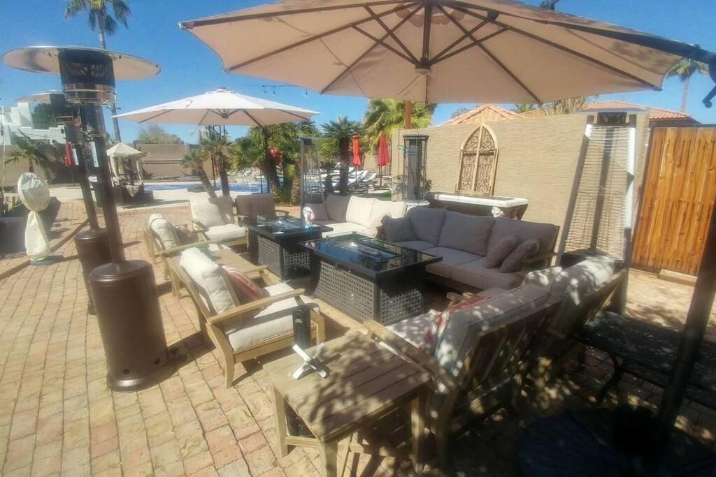 Location In Scottsdale, 8 Bedroom House, Heated Pool, Spa, Game Room, Bbq, Putting