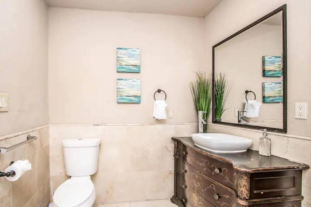 Holiday home Location In Scottsdale, 8 Bedroom House, Heated Pool, Spa, Game Room, Bbq, Putting Phoenix